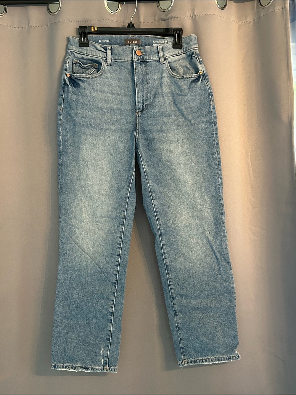 DL1961 Women's Straight Leg Jeans in Light Blue Wash